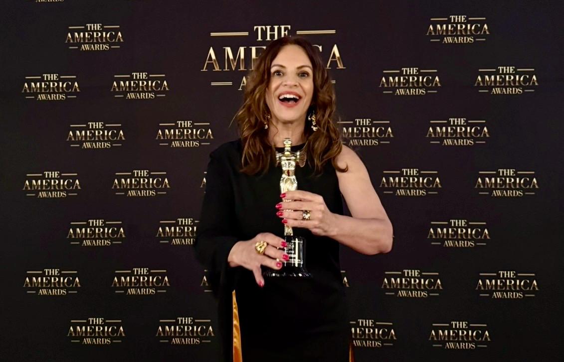 Laine Furtado Recebe Prêmio Internacional pelo Trabalho em Moda