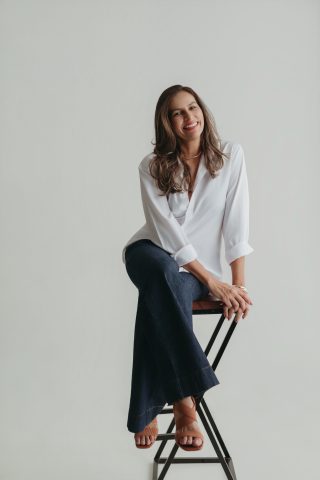 Dra. Claudia Lucena se consolida como referência no tratamento conservador da escoliose