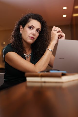 Carolina Mundim e a psicoterapia que rompe ciclos de estagnação