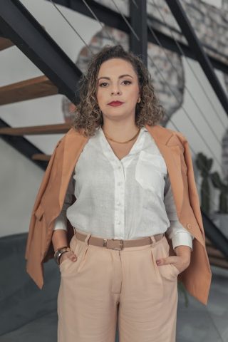 Cinthia Barrozo transforma gestão financeira em estratégia de crescimento