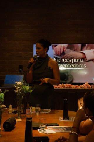 Nadja Prado ensina empreendedoras a prosperar com consciência