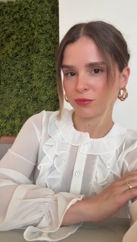 Karine Rodrigues integra nutrição e treinamento físico para transformar saúde e estilo de vida