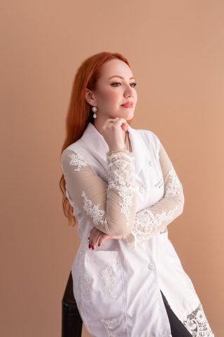 Ariane Dordetti transforma vocação em referência na estética avançada