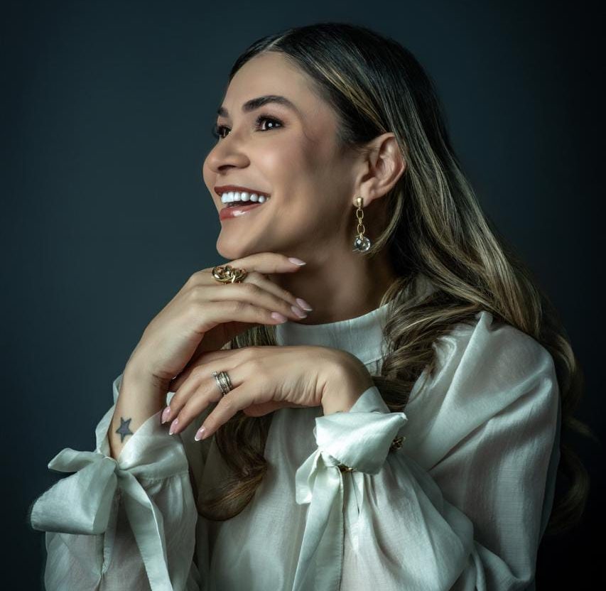 Dra. Sineyla Bastos transforma autoestima por meio da estética avançada