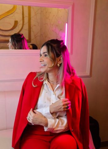 Dra. Sineyla Bastos transforma autoestima por meio da estética avançada