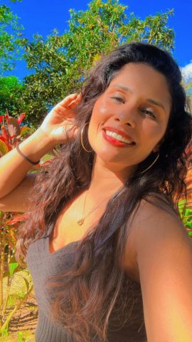 Dra. Ariane Bueno: a força por trás de uma trajetória que ressignifica o cuidado com os pés