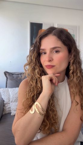 Karine Rodrigues integra nutrição e treinamento físico para transformar saúde e estilo de vida