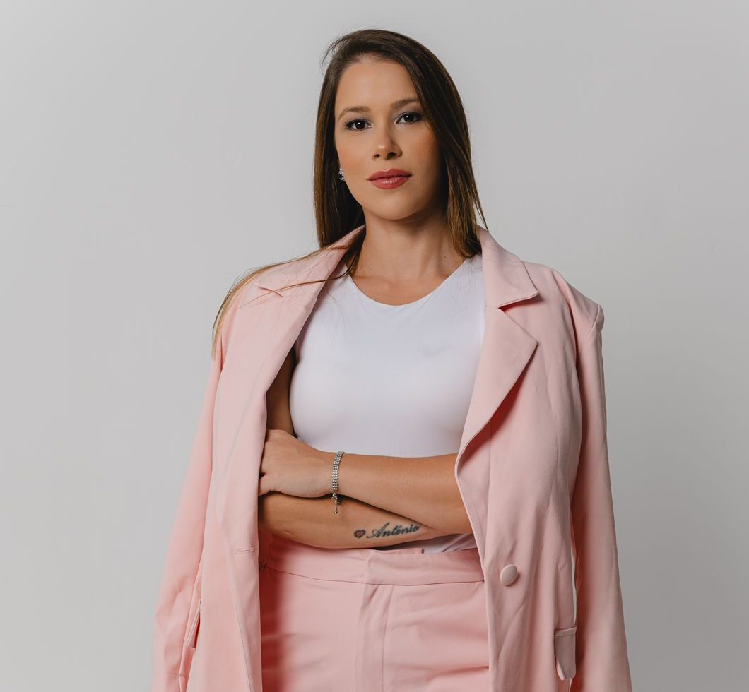 Jheniffer Christie Ferreira leva inovação e humanização ao Pilates contemporâneo