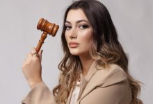 Leilões, estratégia e liderança: a trajetória de Caroline Ferreira Barboza no mercado imobiliário