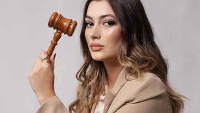 Leilões, estratégia e liderança: a trajetória de Caroline Ferreira Barboza no mercado imobiliário