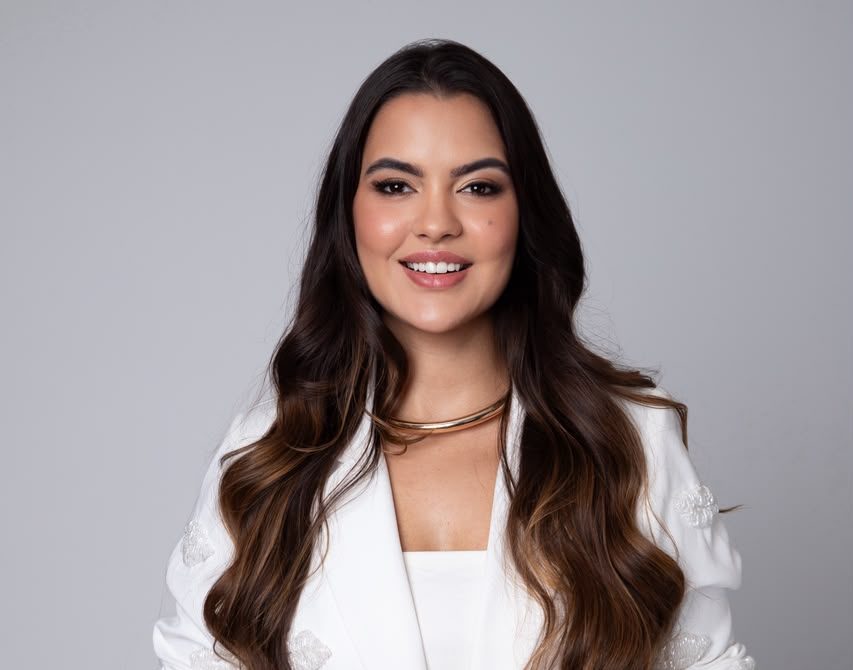 Dra. Jennifer Lino transforma autoestima com naturalidade