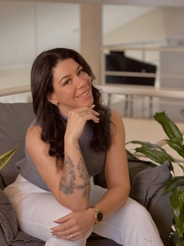 Maiza Machado se destaca como referência em terapia capilar e saúde do couro cabeludo