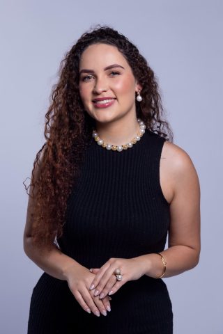 Dra. Paola Sueki Maurer: Propósito em Cada Cuidado Dra. Paola Sueki Maurer: Propósito em Cada Cuidado