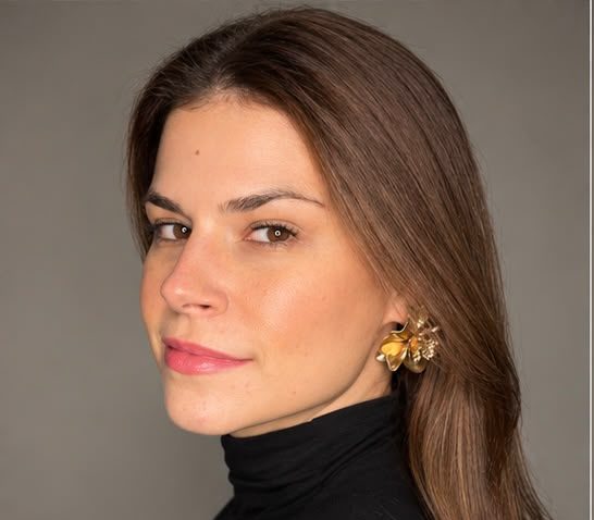Dra. Érica Mocchetti: Onde a precisão encontra a delicadeza